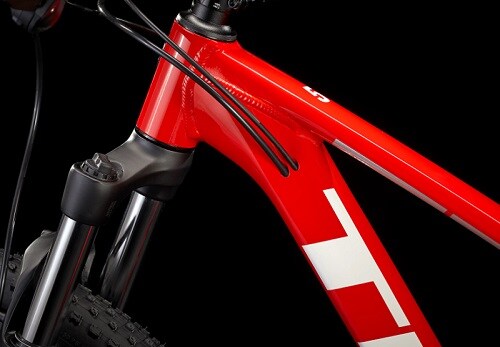 Trek Marlin 5 Gen 2 16 vxl röd
